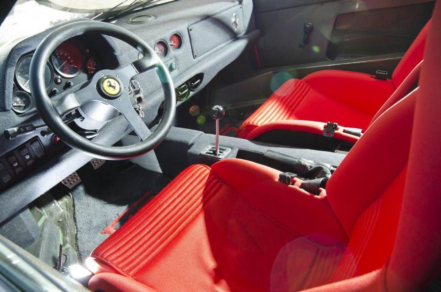  Ferrari F40 1991 года  (фото 27 из 50)